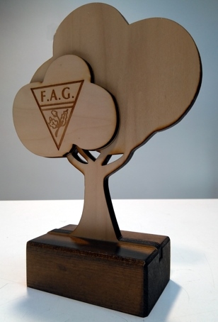 TM003-2 / TROFEO ARBOL DE MADERA